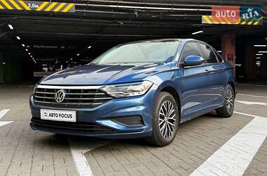 Седан Volkswagen Jetta 2020 в 