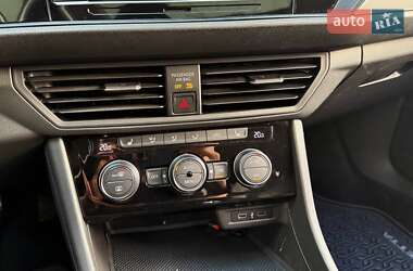 Седан Volkswagen Jetta 2020 в 