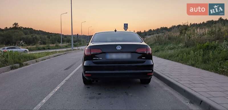 Седан Volkswagen Jetta 2016 в Львове