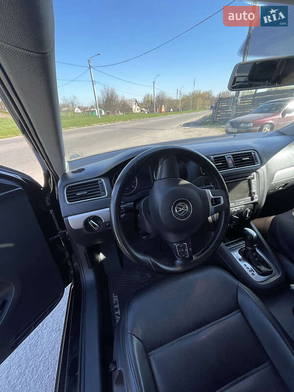 Седан Volkswagen Jetta 2013 в Киеве