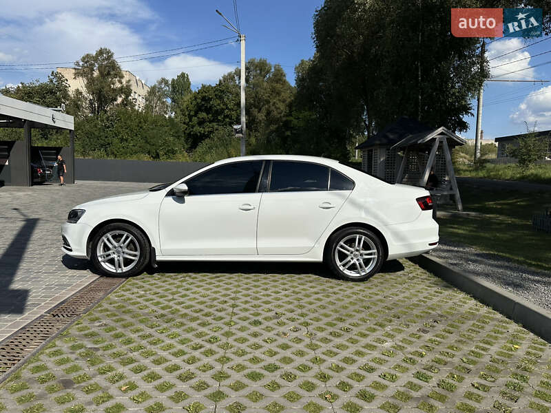 Седан Volkswagen Jetta 2016 в Тернополе