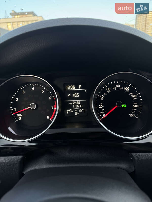 Седан Volkswagen Jetta 2016 в Львові