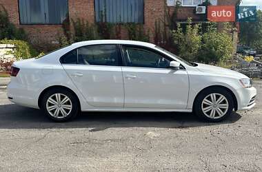 Седан Volkswagen Jetta 2017 в 