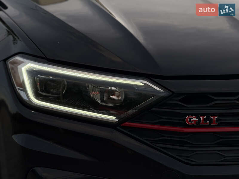 Седан Volkswagen Jetta 2019 в Ужгороді