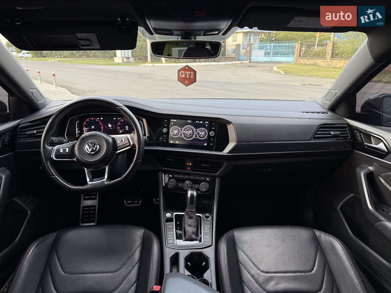 Седан Volkswagen Jetta 2019 в Ужгороді