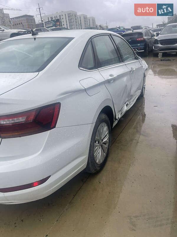 Седан Volkswagen Jetta 2019 в Львове