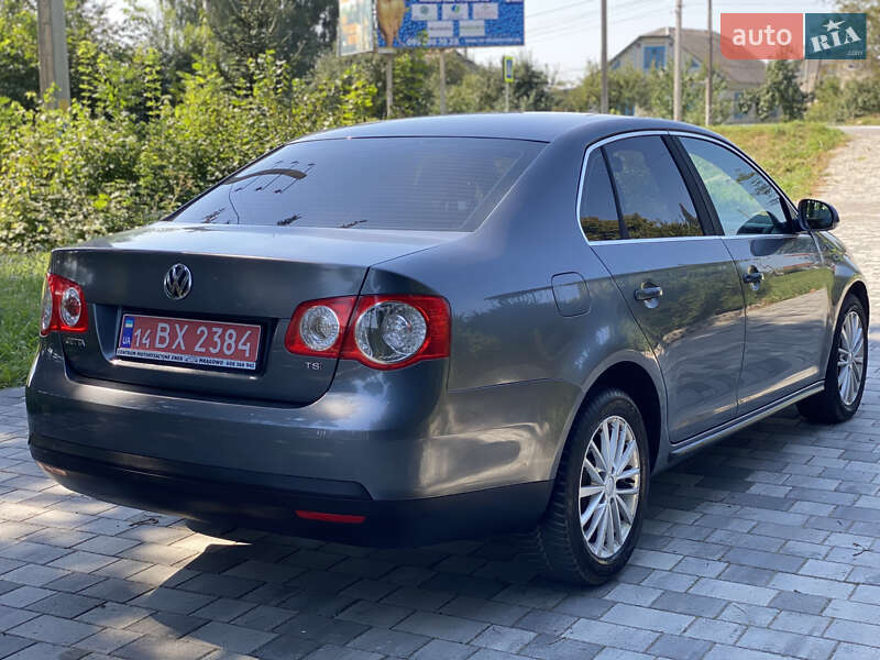 Седан Volkswagen Jetta 2007 в Староконстантинове