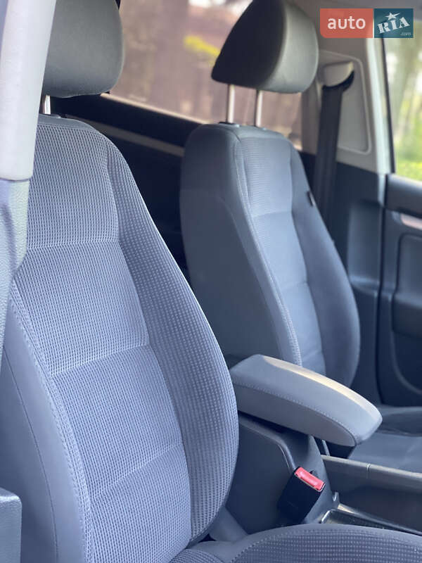 Седан Volkswagen Jetta 2007 в Староконстантинове
