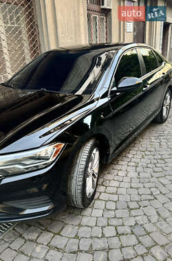 Седан Volkswagen Jetta 2019 в 
