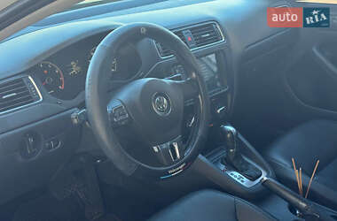 Седан Volkswagen Jetta 2011 в 