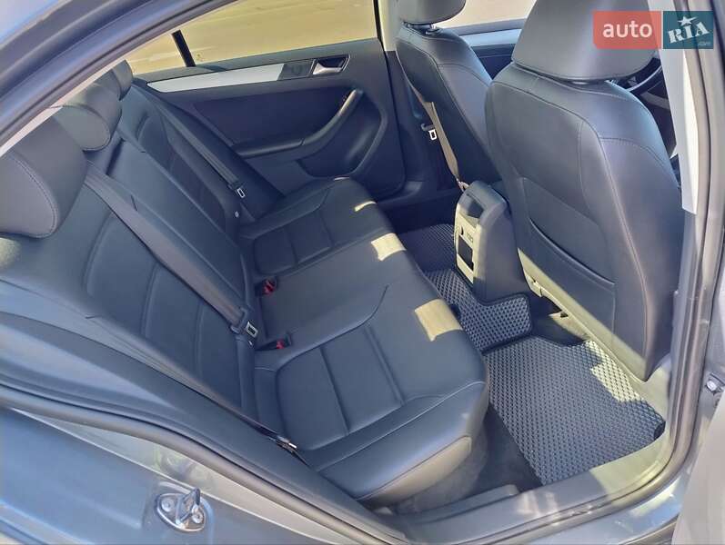Седан Volkswagen Jetta 2012 в Киеве фото 13 Седан Volkswagen Jetta 2012 в Киеве