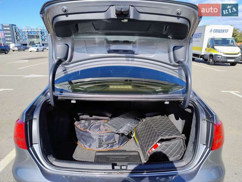Седан Volkswagen Jetta 2012 в Киеве фото 18 Седан Volkswagen Jetta 2012 в Киеве