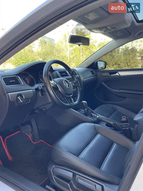 Седан Volkswagen Jetta 2014 в Запорожье