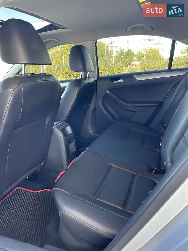 Седан Volkswagen Jetta 2014 в Запорожье