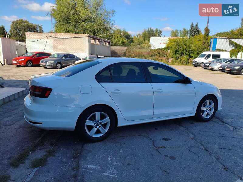 Седан Volkswagen Jetta 2016 в Запоріжжі