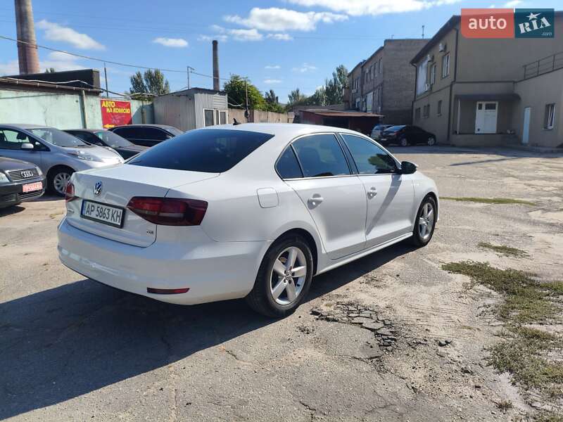 Седан Volkswagen Jetta 2016 в Запоріжжі