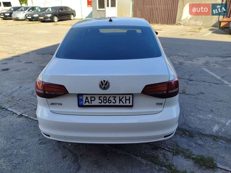 Седан Volkswagen Jetta 2016 в Запоріжжі