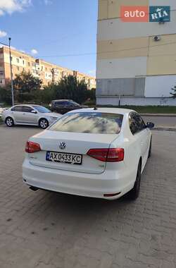 Седан Volkswagen Jetta 2014 в 