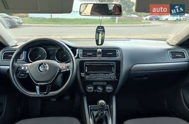 Седан Volkswagen Jetta 2014 в 