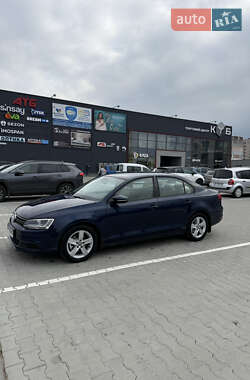 Седан Volkswagen Jetta 2011 в 