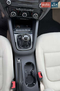Седан Volkswagen Jetta 2011 в 