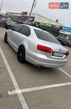 Седан Volkswagen Jetta 2014 в 