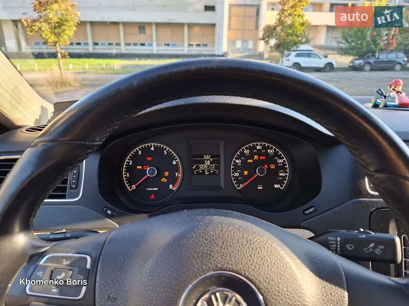 Седан Volkswagen Jetta 2010 в Києві