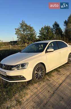 Седан Volkswagen Jetta 2015 в Рівному