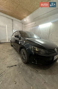 Седан Volkswagen Jetta 2014 в 