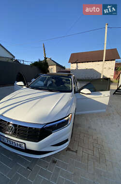 Седан Volkswagen Jetta 2018 в 