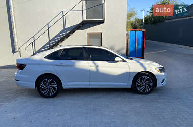 Седан Volkswagen Jetta 2018 в 