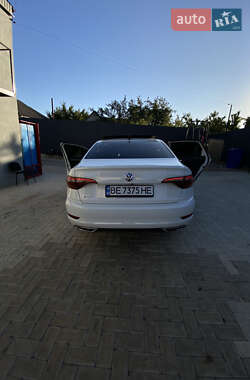 Седан Volkswagen Jetta 2018 в 