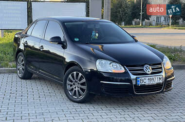Седан Volkswagen Jetta 2008 в 