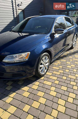 Седан Volkswagen Jetta 2012 в  фото 3 Седан Volkswagen Jetta 2012 в