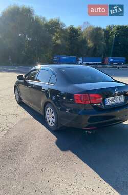 Седан Volkswagen Jetta 2014 в 