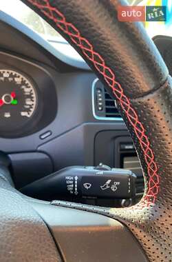 Седан Volkswagen Jetta 2014 в 