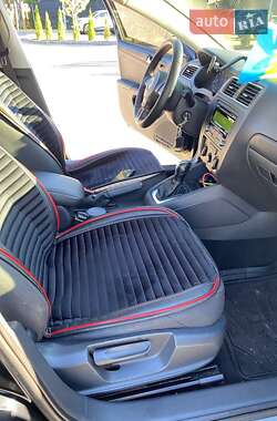 Седан Volkswagen Jetta 2014 в 