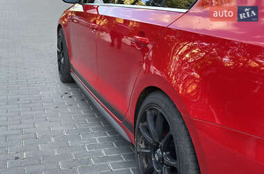 Седан Volkswagen Jetta 2013 в 
