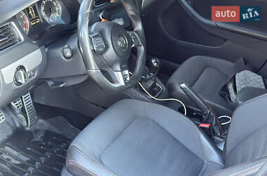 Седан Volkswagen Jetta 2013 в 