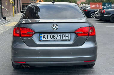 Седан Volkswagen Jetta 2014 в 