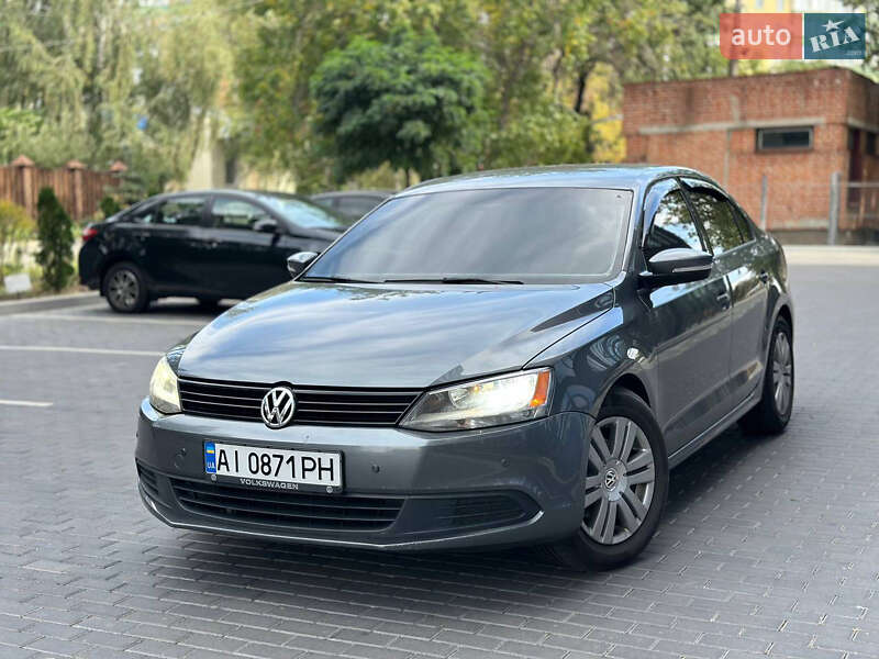 Седан Volkswagen Jetta 2014 в 