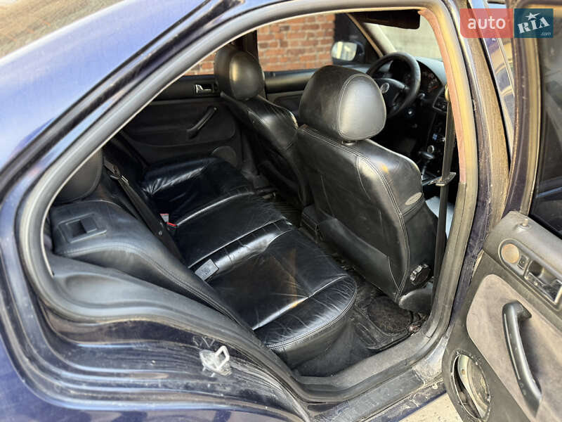 Седан Volkswagen Jetta 2000 в Львове