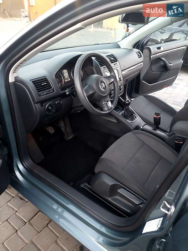 Седан Volkswagen Jetta 2009 в Новоукраинке