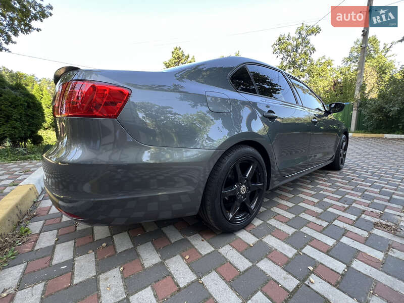 Седан Volkswagen Jetta 2014 в Киеве