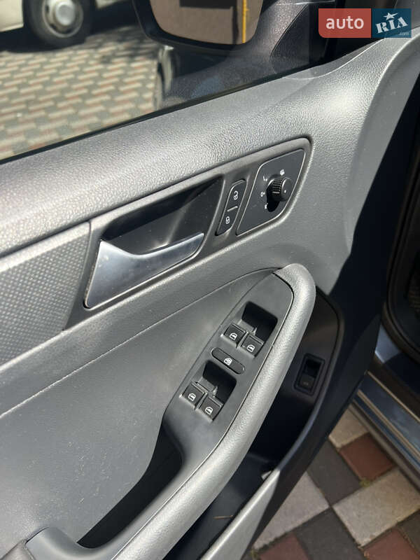 Седан Volkswagen Jetta 2014 в Киеве