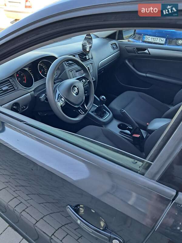 Седан Volkswagen Jetta 2015 в Мурованом фото 24 Седан Volkswagen Jetta 2015 в Мурованом
