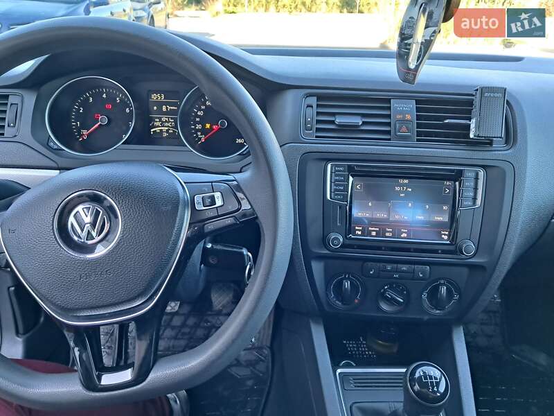 Седан Volkswagen Jetta 2015 в Мурованом фото 48 Седан Volkswagen Jetta 2015 в Мурованом