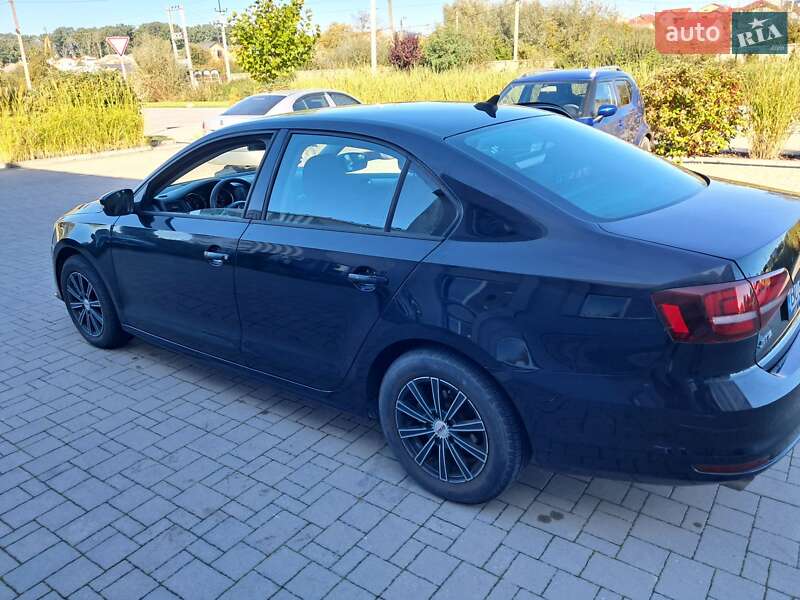 Седан Volkswagen Jetta 2015 в Мурованом фото 51 Седан Volkswagen Jetta 2015 в Мурованом