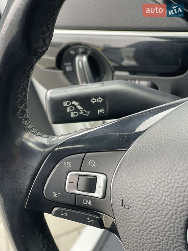 Седан Volkswagen Jetta 2017 в Хмельницькому