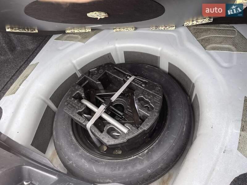 Седан Volkswagen Jetta 2017 в Хмельницькому